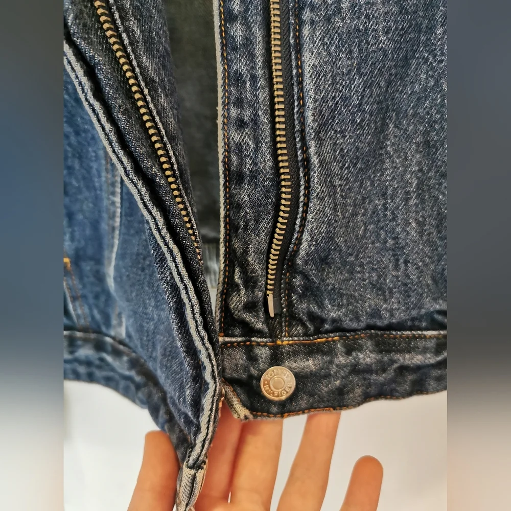 Tommy Hilfiger zip up dark wash denim jacket women's Medium - Picture 4 of 7